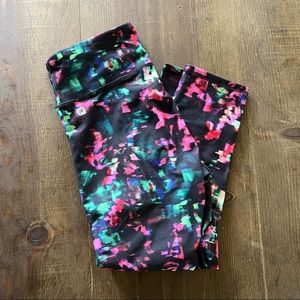 Colorful Fabletics Capri Leggings